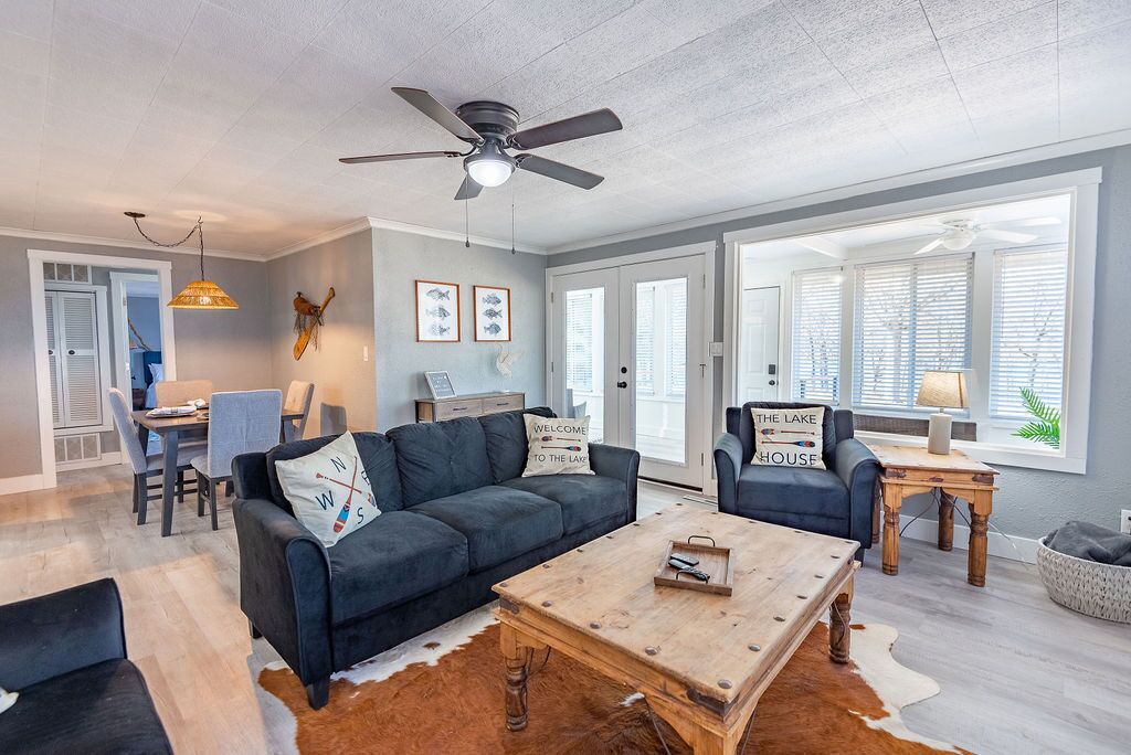 2 bedroom w/ sunroom