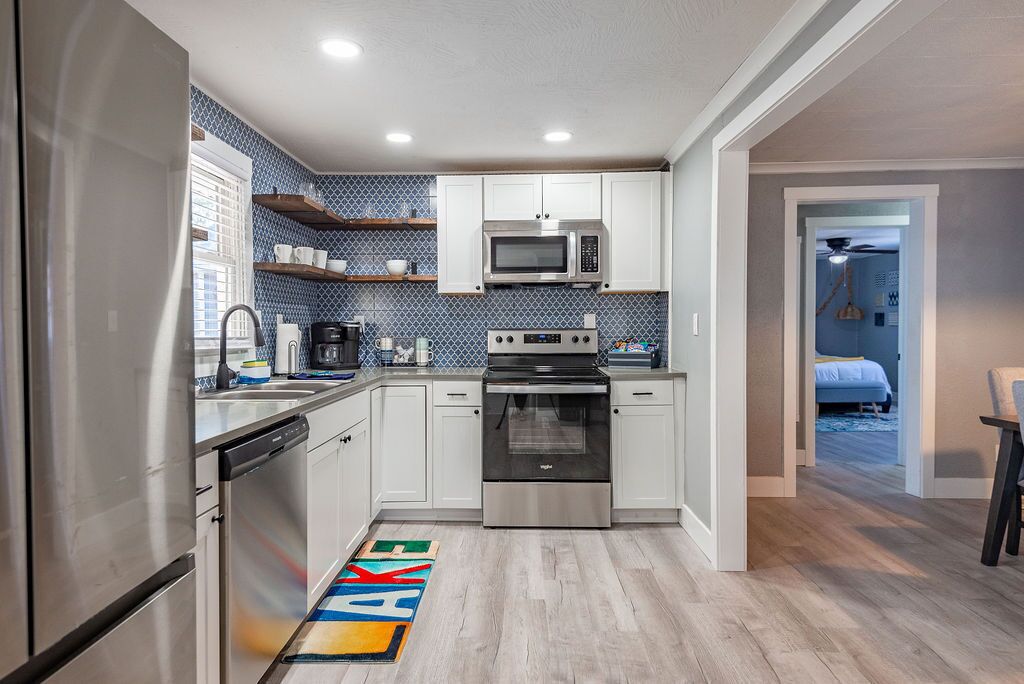 2 bedroom w/ sunroom