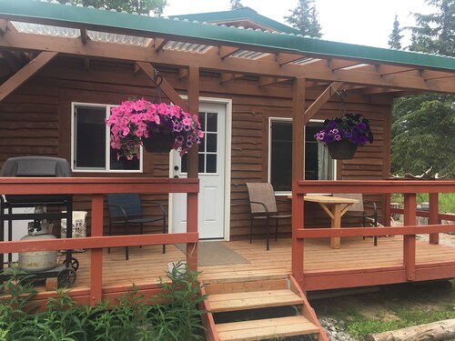 ASPEN--Personal sleeping cabin with shared kitchen/bathhouse