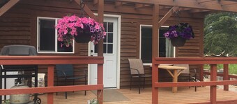 ASPEN--Personal sleeping cabin with shared kitchen/bathhouse