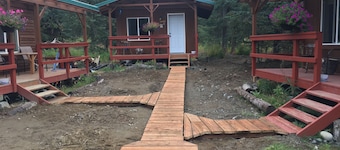 ASPEN--Personal sleeping cabin with shared kitchen/bathhouse