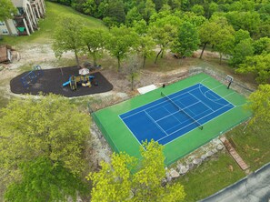 Sports court - Branson Penthouse Condo
Near Silver Dollar City (Branson)