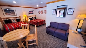 Traditional Room | Individually decorated, free WiFi, bed sheets