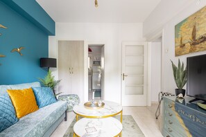 Älytelevisio, kirjoja, stereot