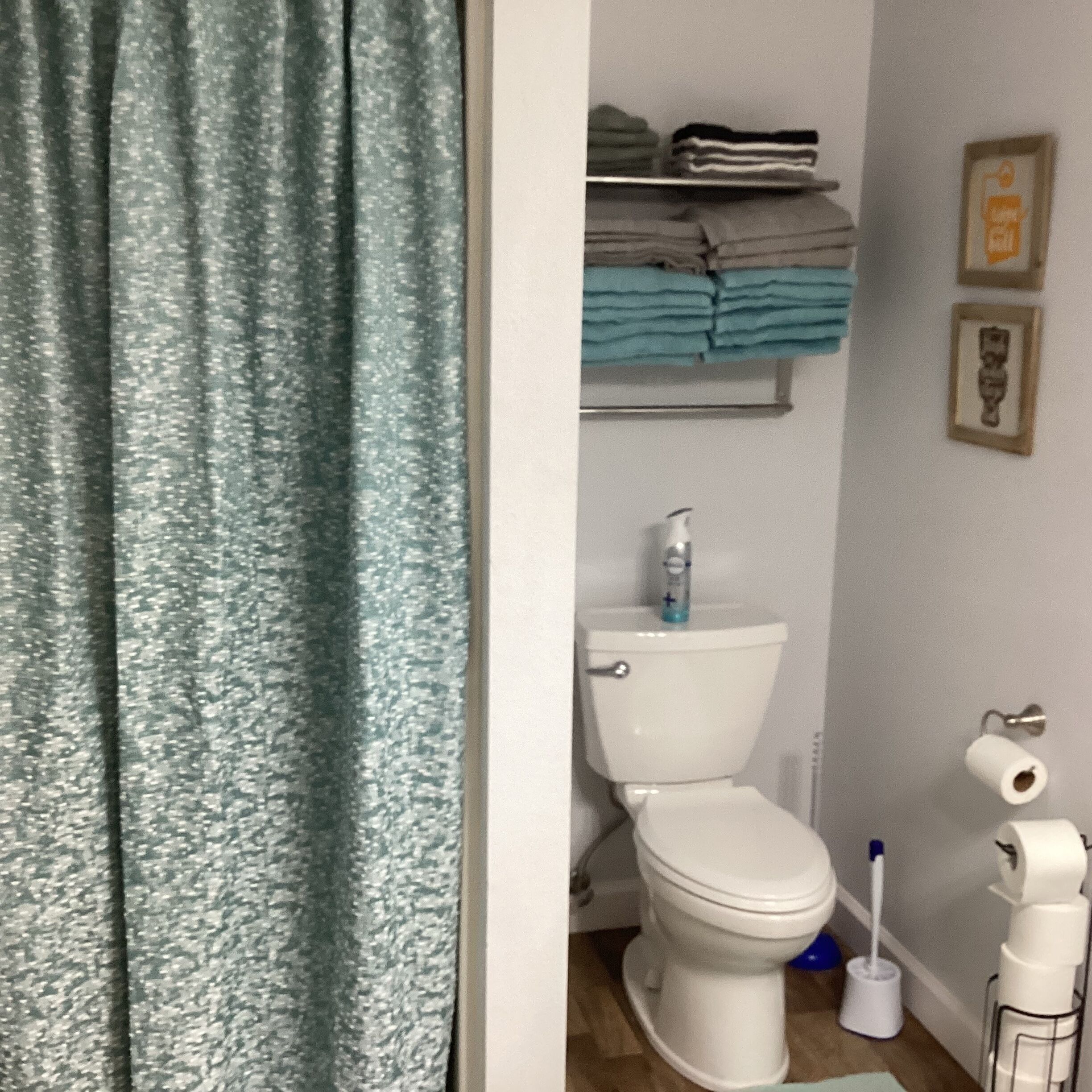 Cozy guest house in the Black Hills with Spectacular views!