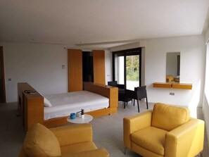 5 bedrooms, travel cot, Internet, bed sheets - Beautiful, contemporary villa in the mountains of Cabo in a gated community (Cabo Negro)