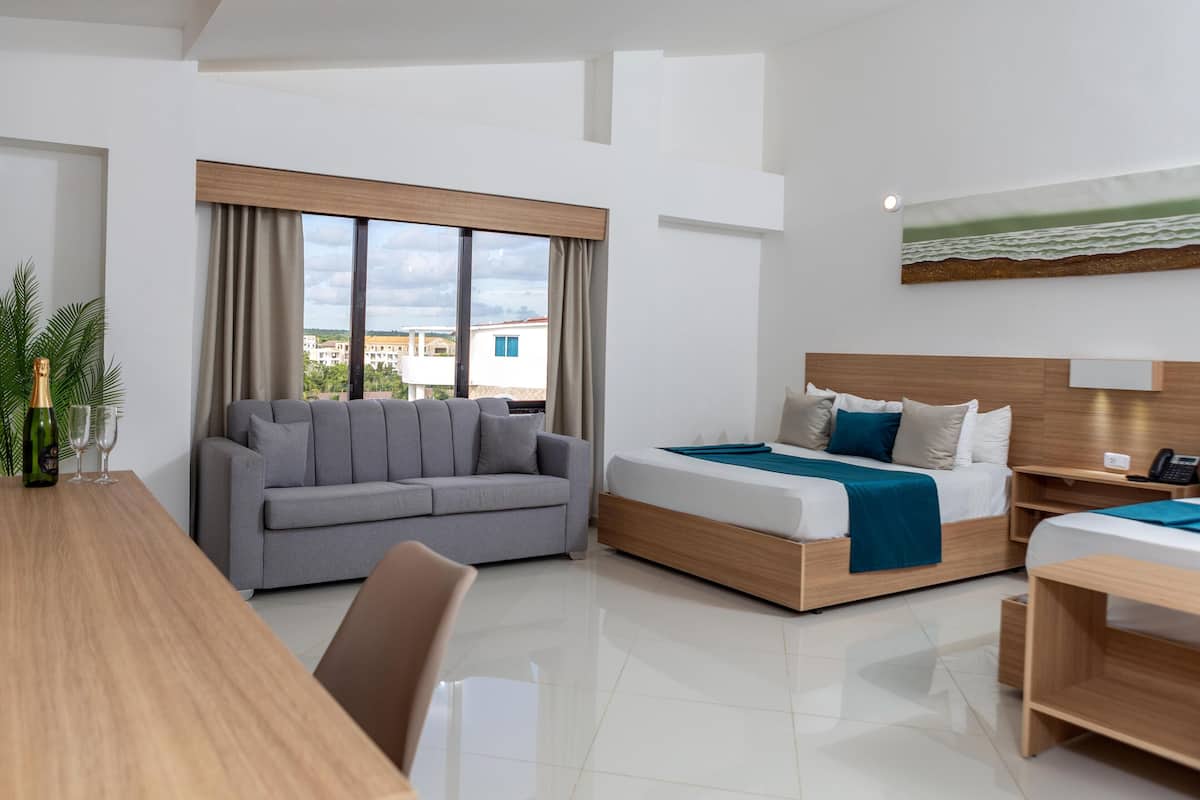 In-room safe, desk, soundproofing, free WiFi