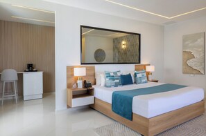 Junior Suite with sea view | Két bảo mật tại phòng, bàn, phòng cách âm 