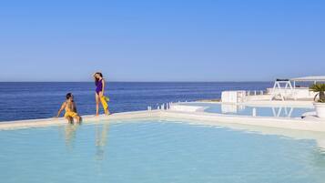 5 outdoor pools