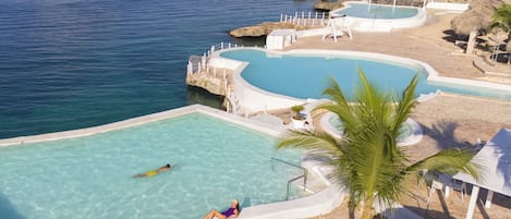 5 piscinas externas