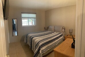 4 habitaciones, escritorio, tabla de planchar con plancha y wifi gratis 