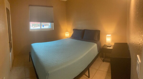 4 habitaciones, escritorio, tabla de planchar con plancha y wifi gratis 