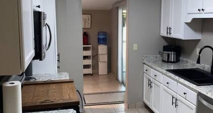 Quiet spacious home in Cul-de-sac near downtown