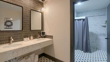 Shower, towels