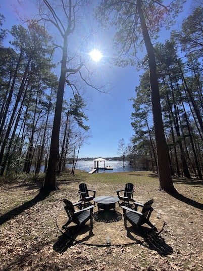 Shore Thing Waterfront Home with private covered boat dock on Toledo Bend