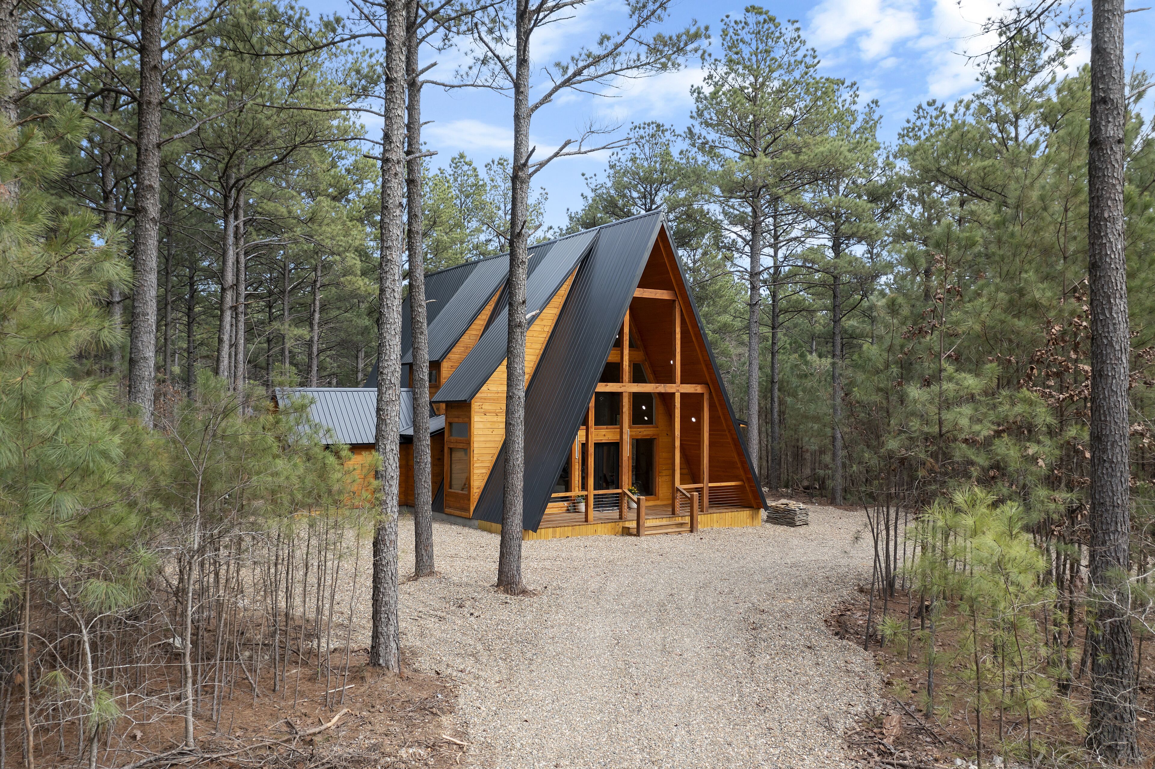 New Luxury Mountain Cabin! Tahoe in the Pines! Sleeps 6