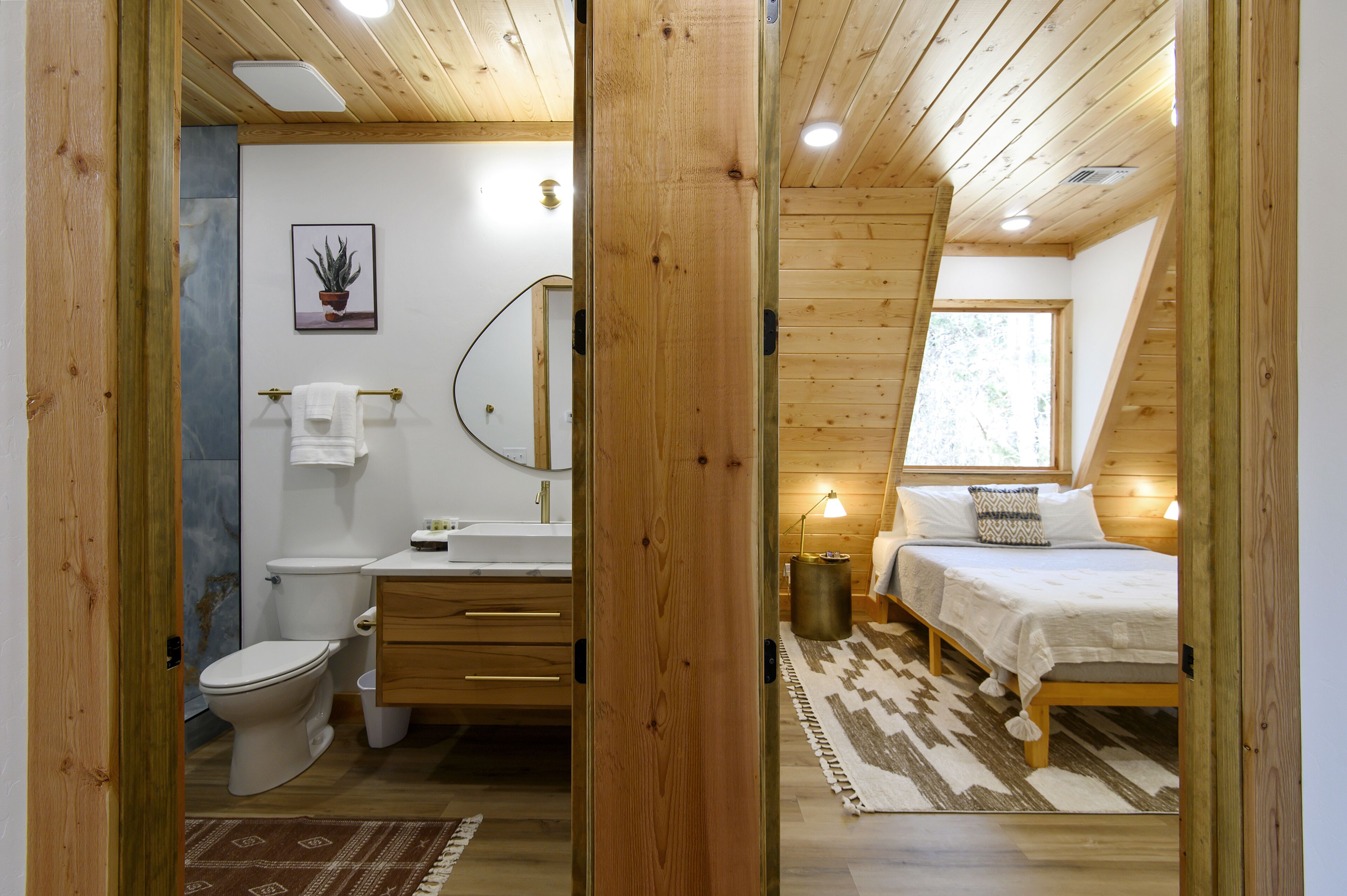 New Luxury Mountain Cabin! Tahoe in the Pines! Sleeps 6