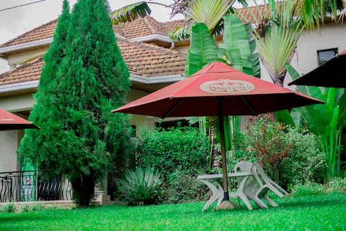 Nyumbani Downtown Cottages