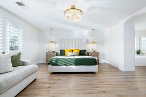 7 bedrooms, desk, iron/ironing board, travel crib - Emerald Bay w/ Pool, Spa, Golf, Game room & more! (Coachella)