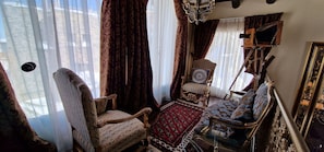 The Prince Suite | Living area