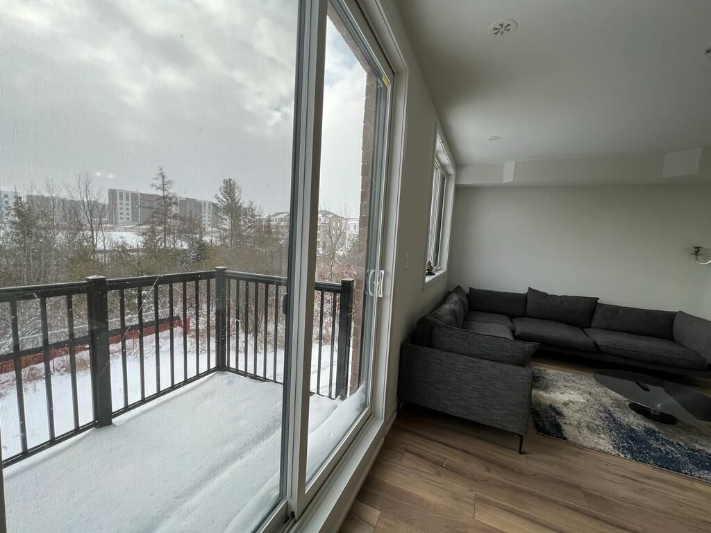 Luxury Townhouse in the heart of Barrie
