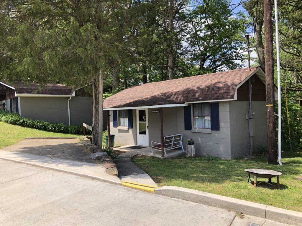 2BR1BA cottage- Seasonal lake view, minutes to Lake Cumberland Regional Hospital