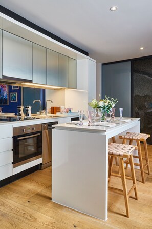 Design Apartment | Private kitchen - uws short stay (Melbourne)