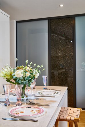 In-room dining - uws short stay (Melbourne)