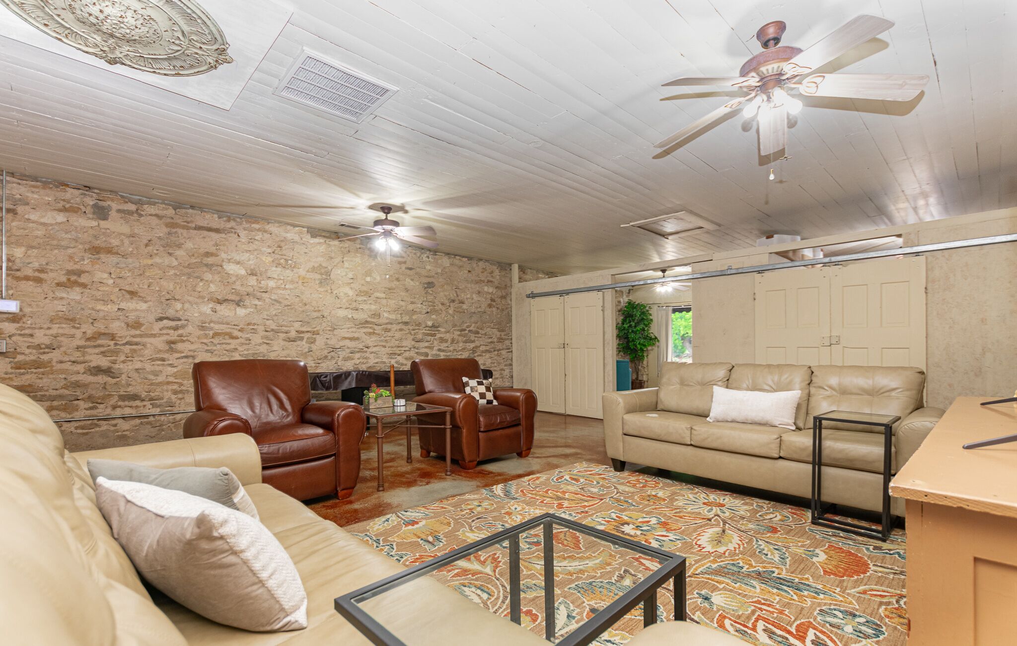 Spacious 3/2 - Historic Charm & Modern Comfort with pool, porch, cook's kitchen