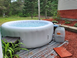 Tina de hidromasaje al aire libre