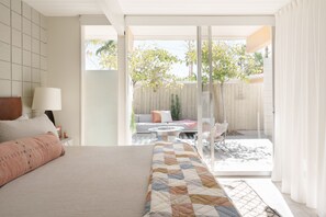 1 bedroom, WiFi, bed sheets - New to VRBO! MidCentury Modern Bungalow @ Ocotillo Lodge (Palm Springs)