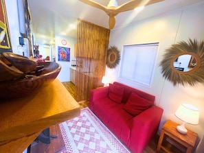 Smart TV, fireplace