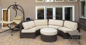 Terrace/patio - Mountain Views, Backyard Trail Access, 2 King Beds (Albuquerque)