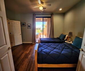 3 quartos, cofres nos quartos, berço de viagem, Wi-Fi
