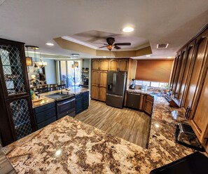 Fridge, microwave, oven, stovetop - Rams Hill Golf Course ~ Relaxing Anza-Borrego Desert Getaway! (Borrego Springs)