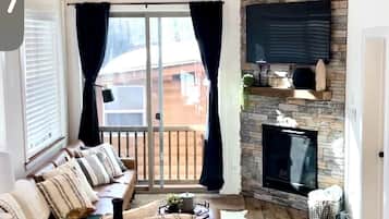 Smart TV, fireplace, video games