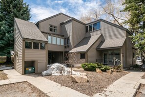 Exterior - New to Market! Gorgeous Mountain Escape, Walk to Ski Lift, Historic Main Street, Free Transit Route! (Park City)