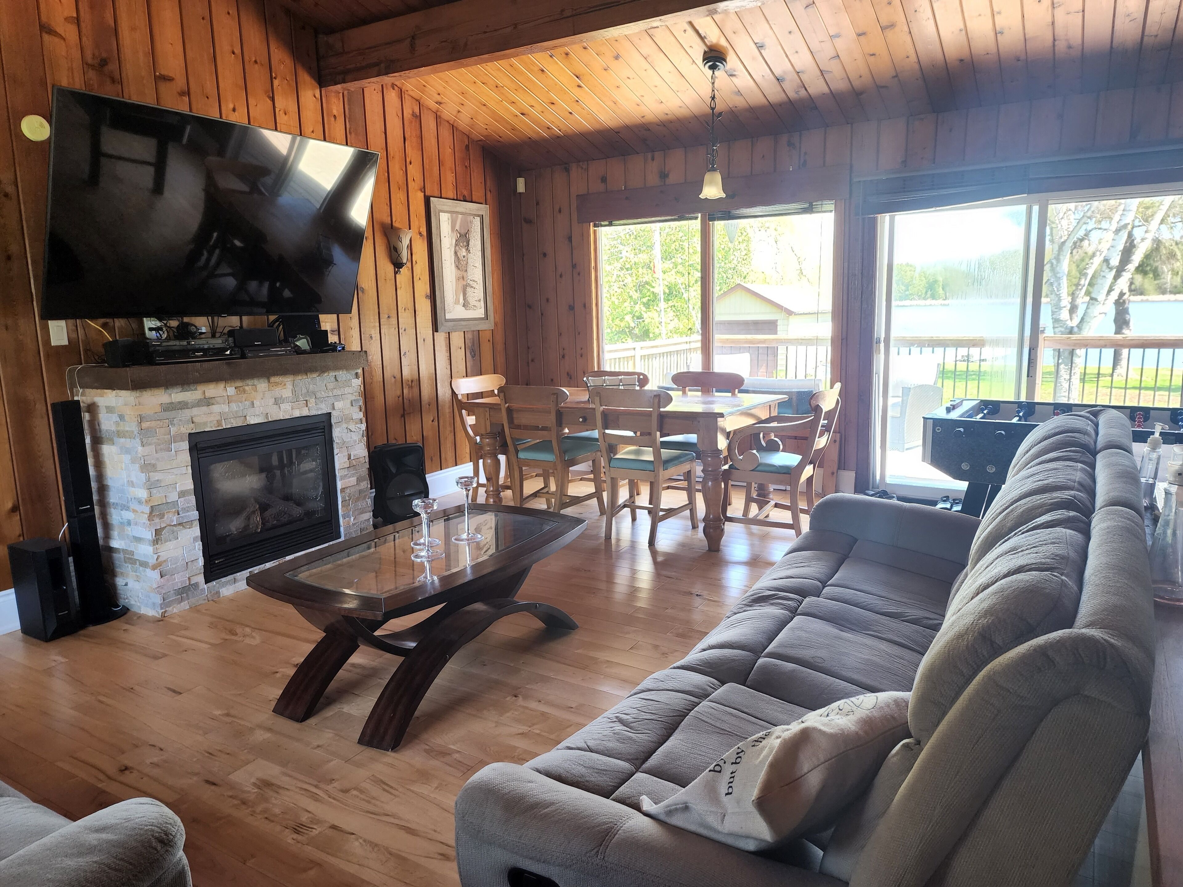 Moonlight Retreat on Beautiful Lake Scugog