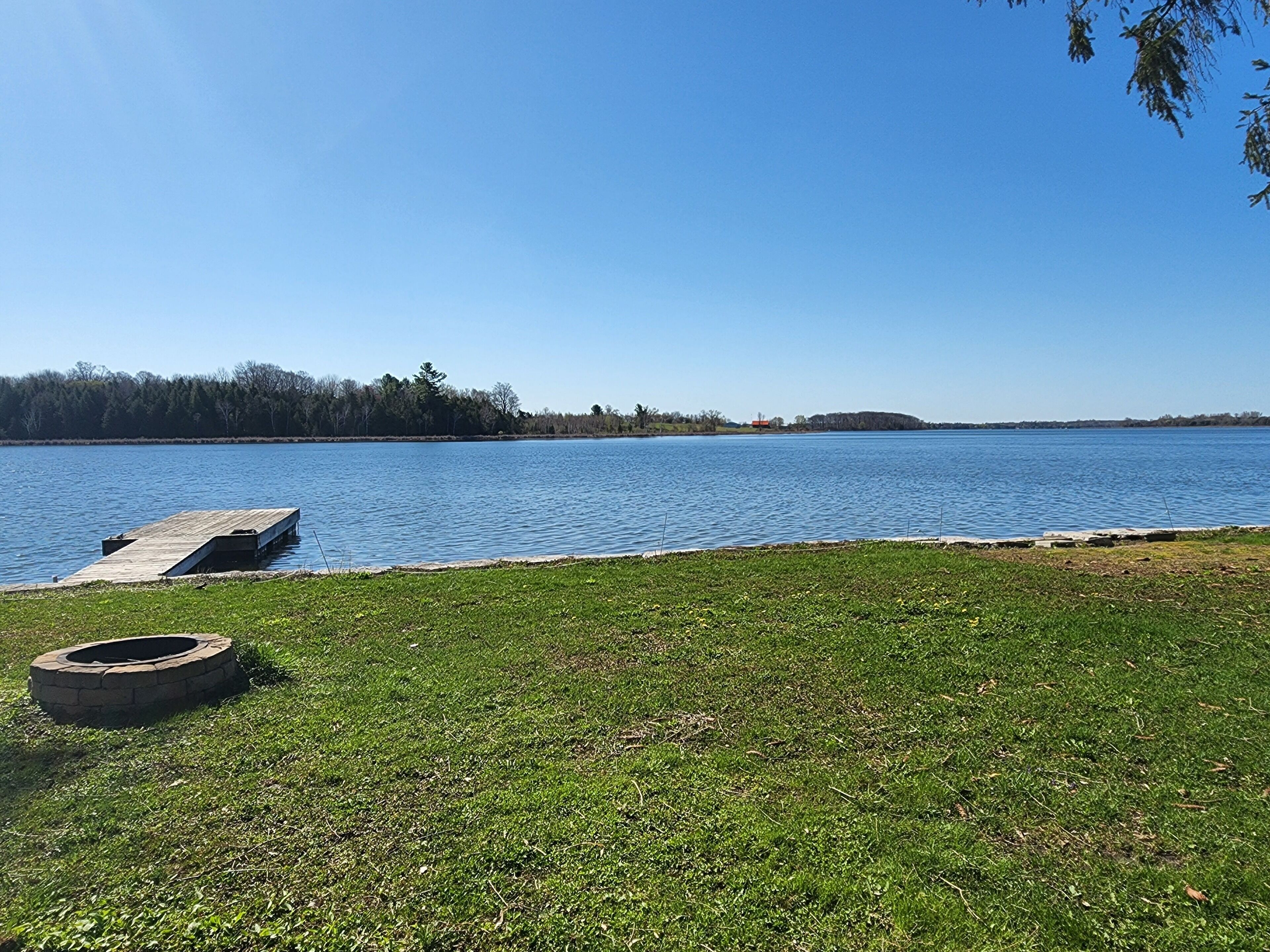 Moonlight Retreat on Beautiful Lake Scugog