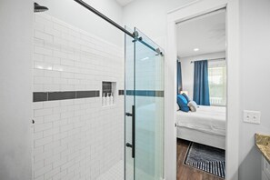Shower, hair dryer, towels, soap - Newly Refreshed!!! Lagoon Front! Private Heated Pool! Walk to Beach! Sleeps 12 (Gulf Shores)