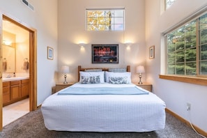3 bedrooms, WiFi, bed sheets - Family friendly home in Tahoe Donner (Truckee)