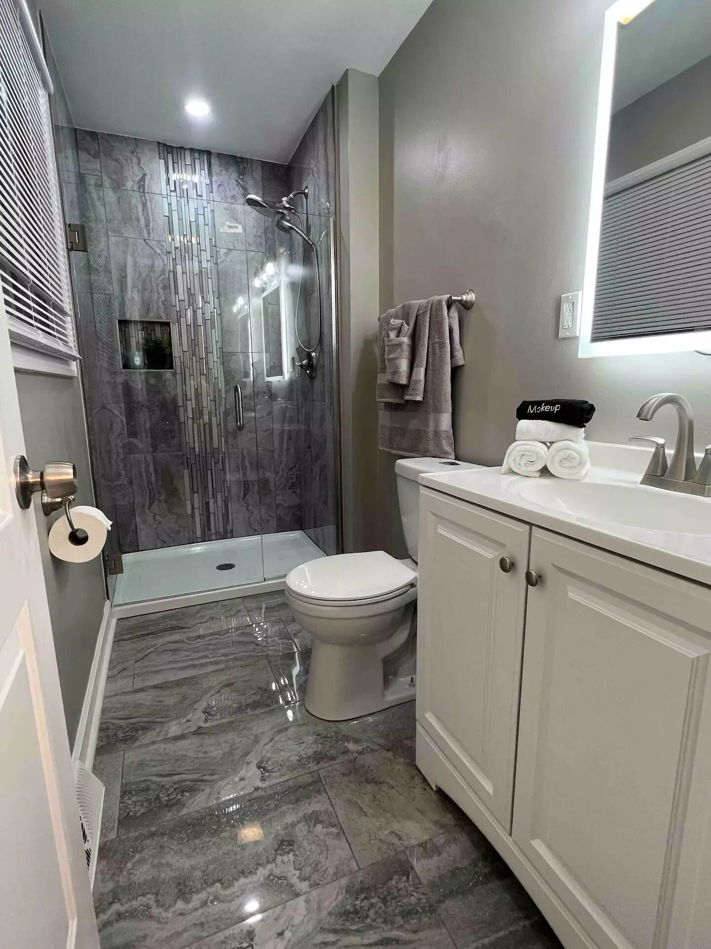 Luxe Oasis of Relaxation 4 Minutes from 2 White Sand Beaches off Lake Michigan 