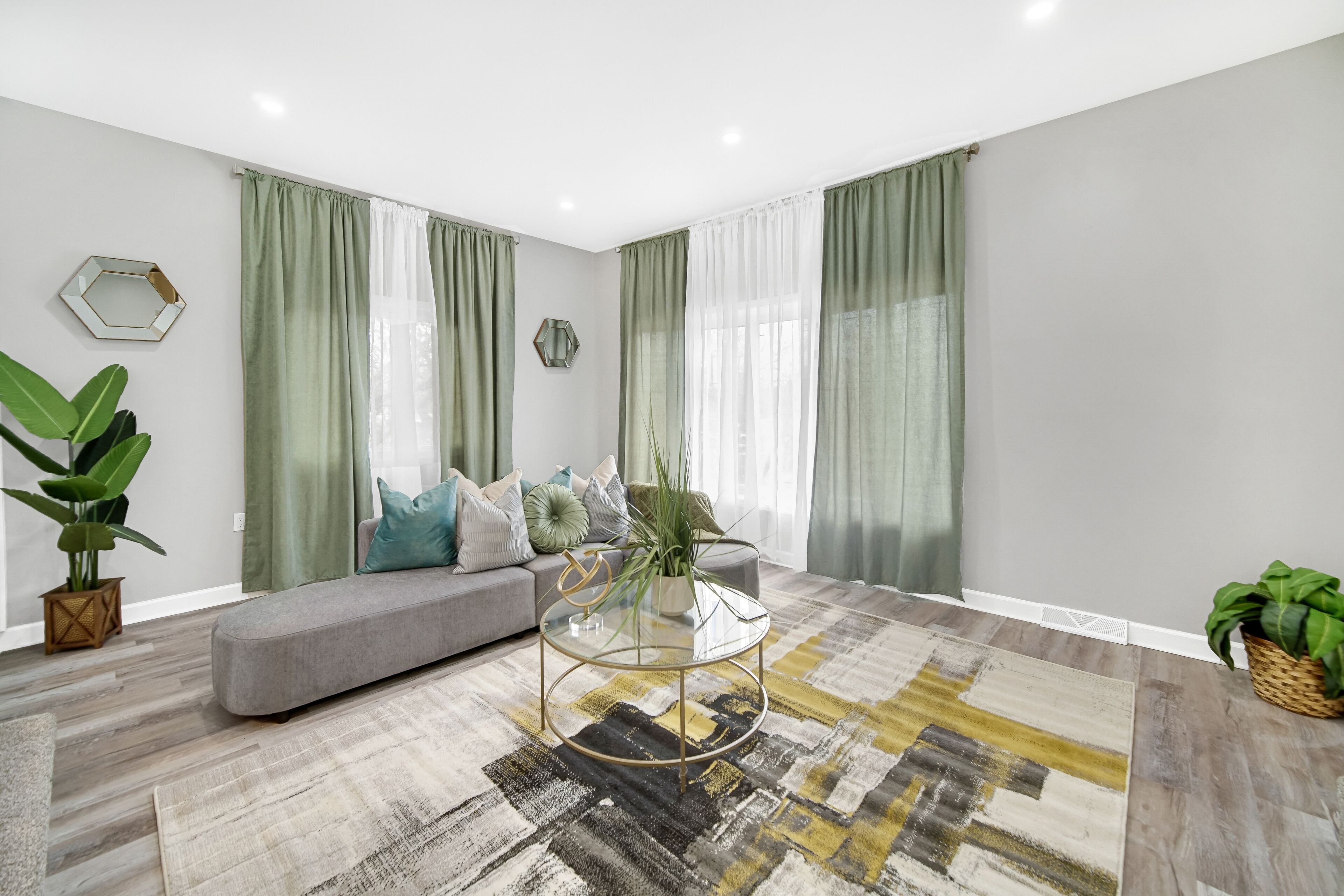 Luxe Oasis of Relaxation 4 Minutes from 2 White Sand Beaches off Lake Michigan 