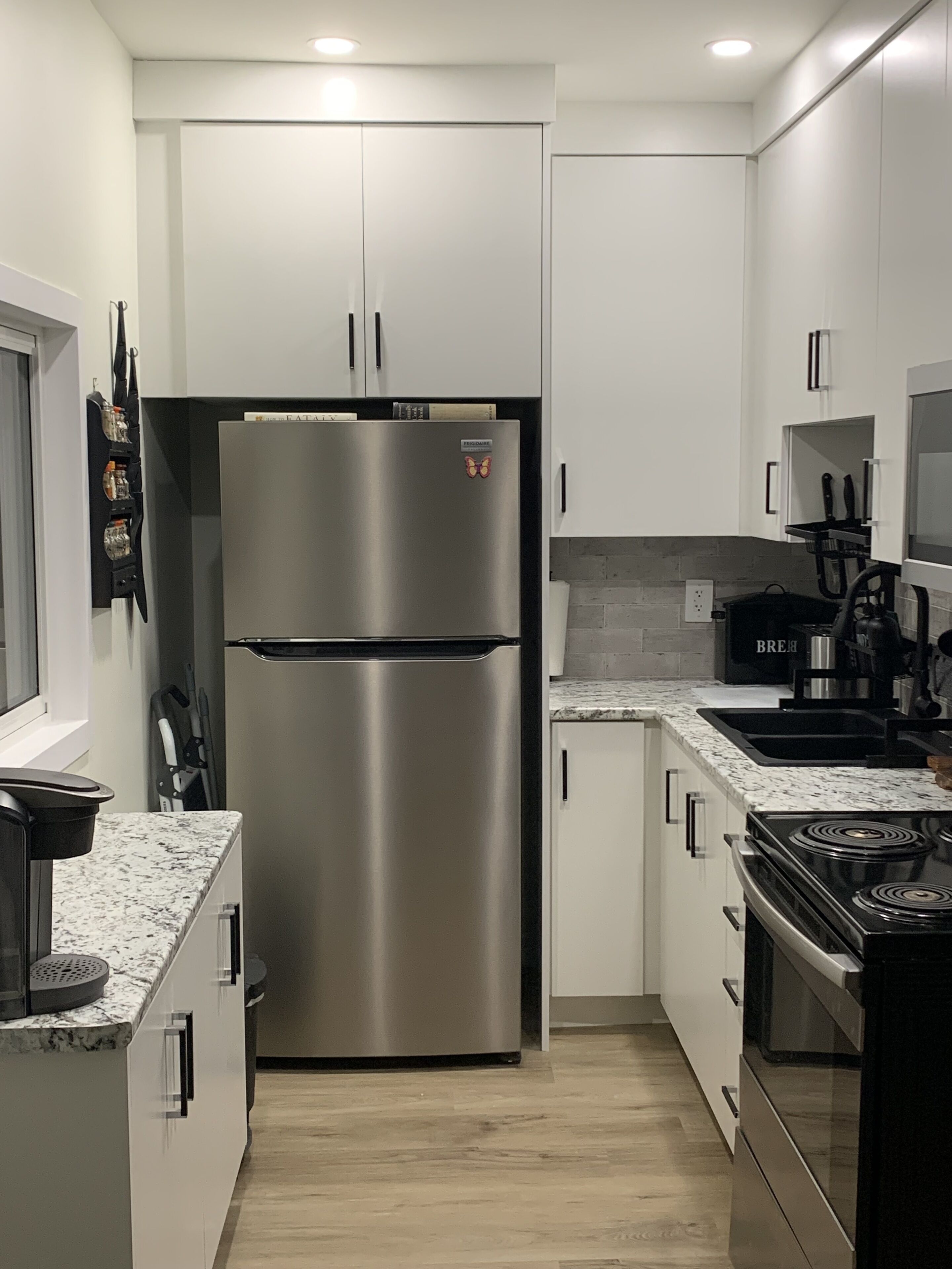 Bungalow apartment-2 minute walk to 80 acres of trails in Harrison Park<br>  