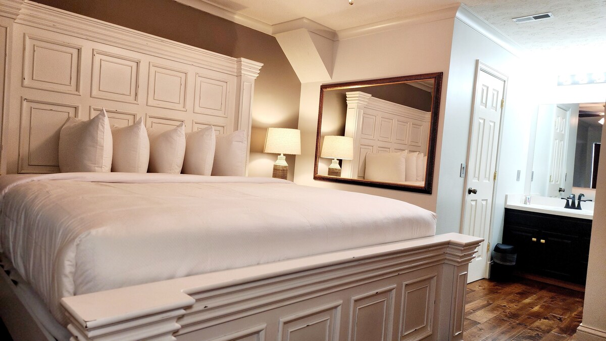 Three Rooms And a Chauffeur (NOT shared)