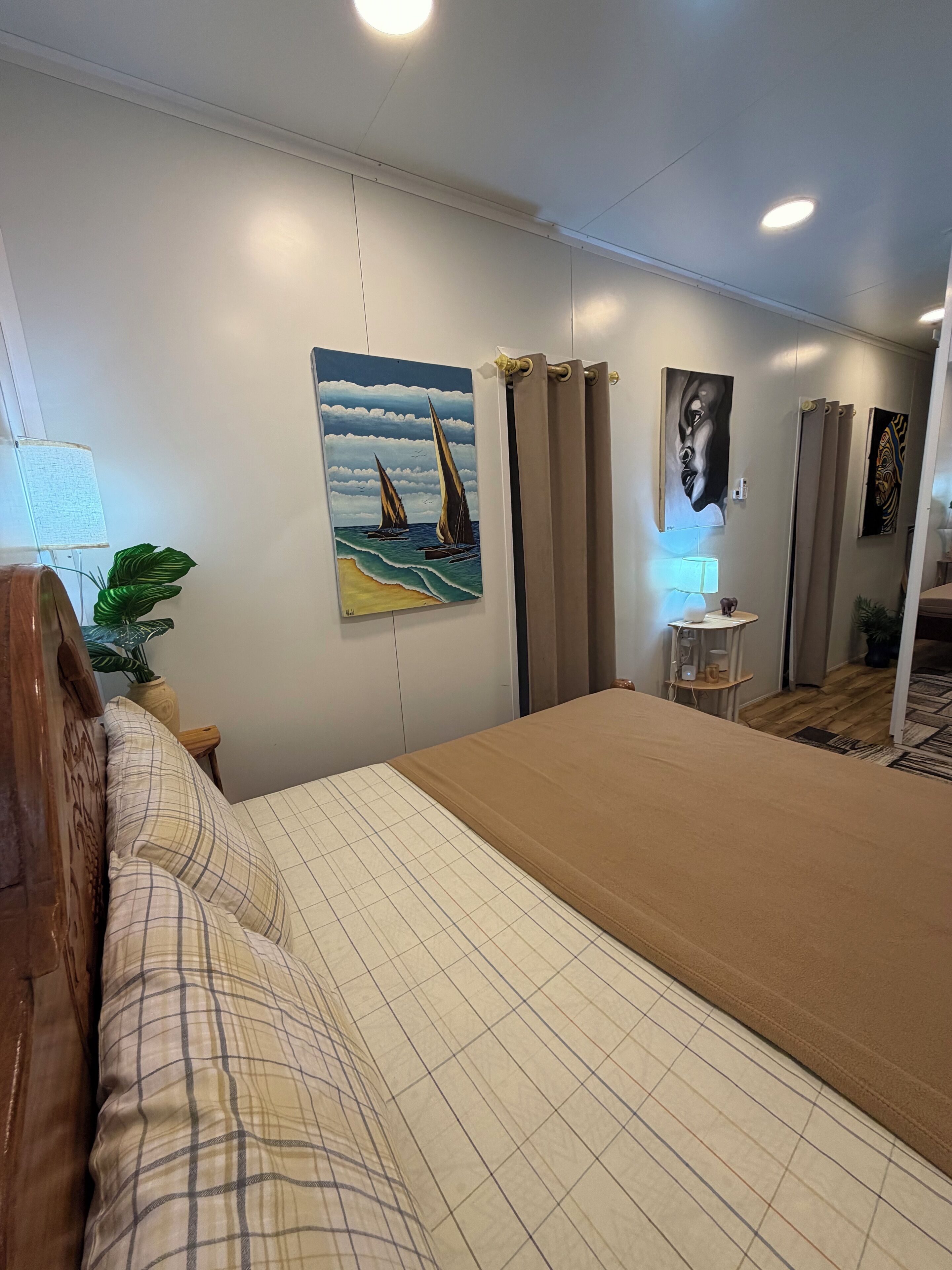 1 habitación, tabla de planchar con plancha, wifi y ropa de cama 