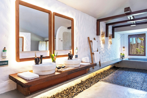 Deluxe Room | Bilik Mandi | Pengering rambut, jubah mandi, selipar, tuala disediakan