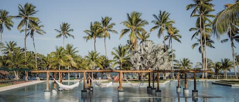 15 outdoor pools