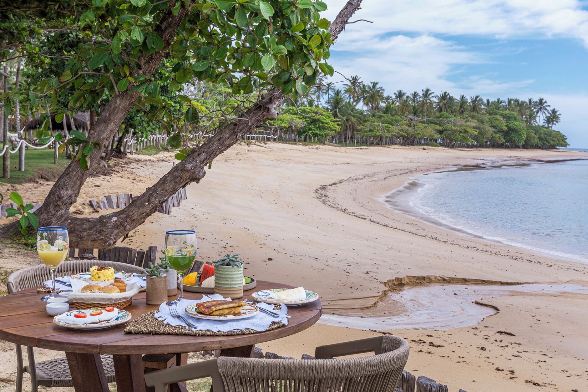 Free daily cooked-to-order breakfast 