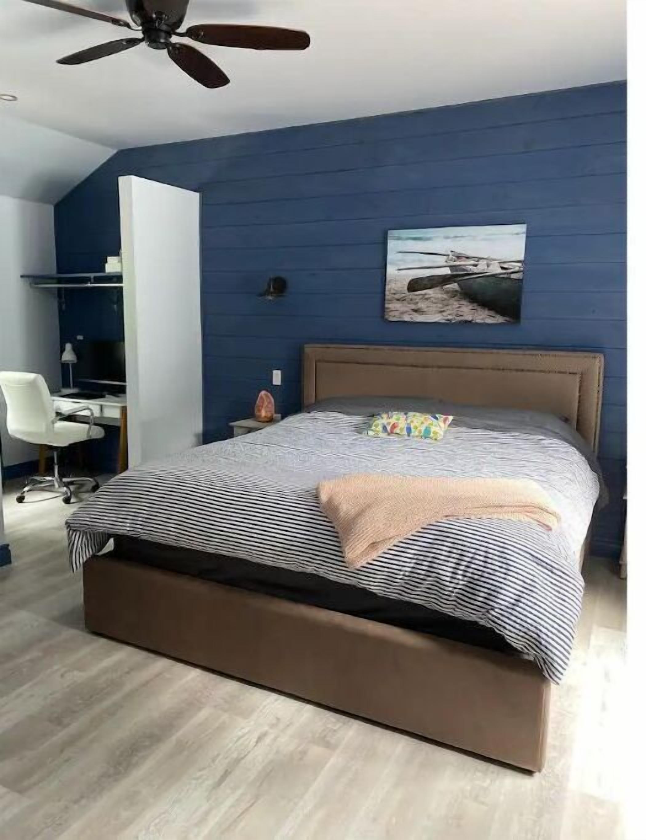 Welcome to Pink Door Cottage! - "Fun, Sun & Sand"